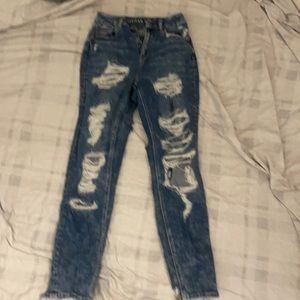 American eagle ripped mom jeans
